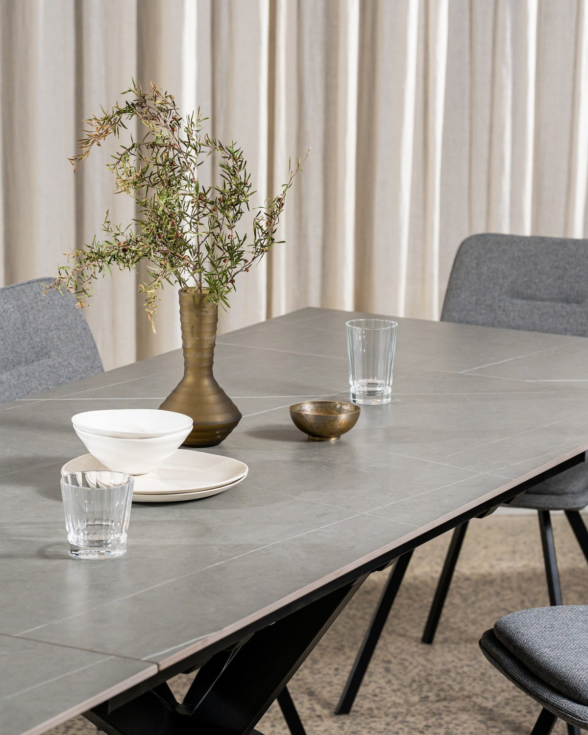 Newcastle Extension Dining Table Bulgarian Grey Ceramic - image 10