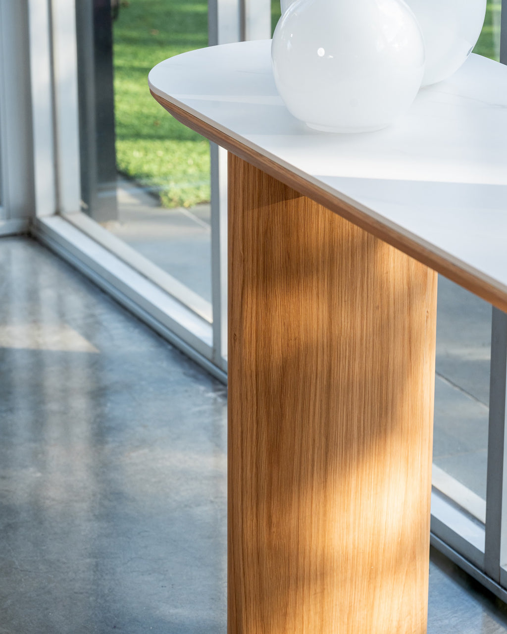 Lucerne Console Table Natural With Ceramic - image 3