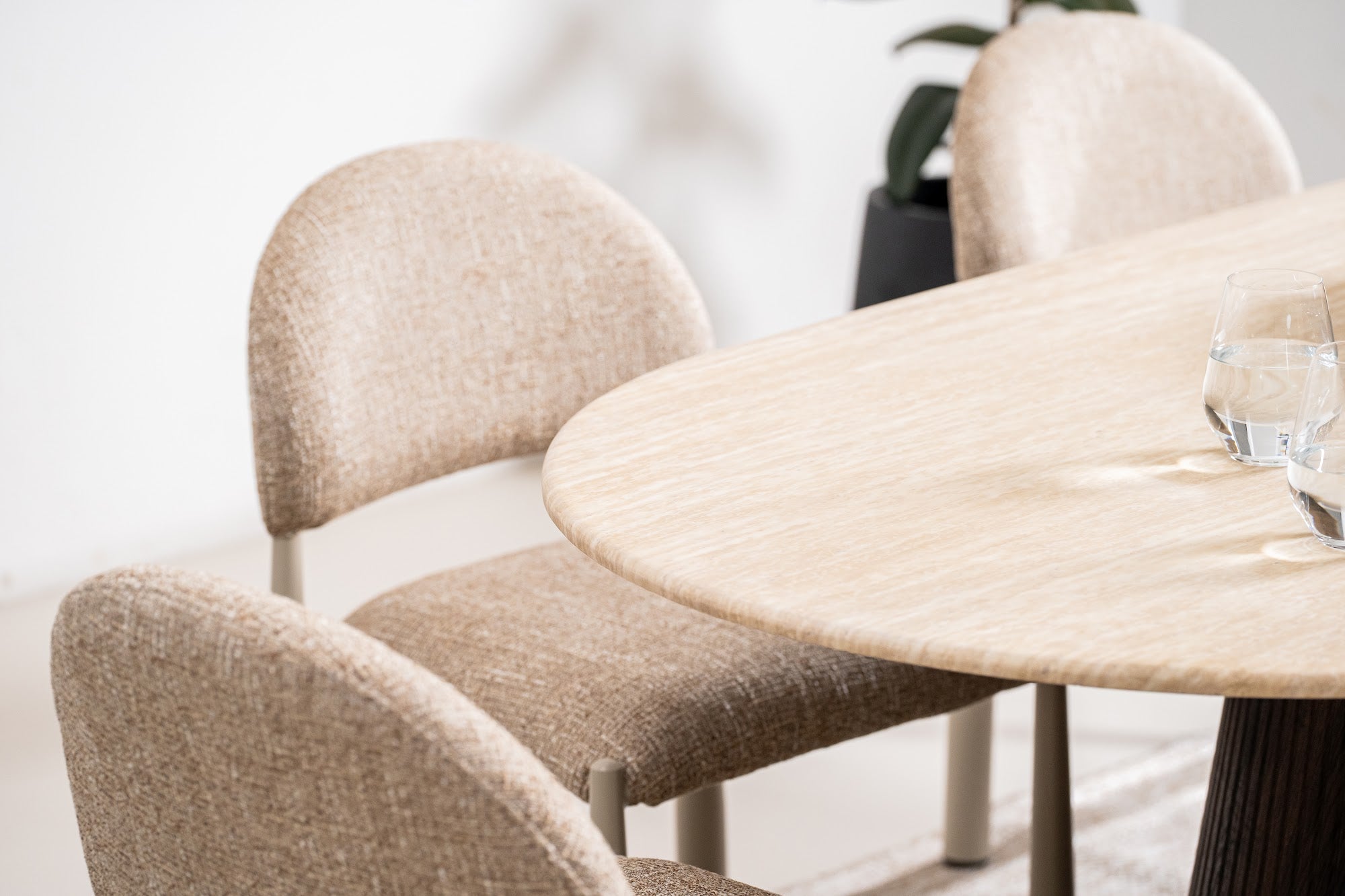 Crete Dining Table Travertine - image 16