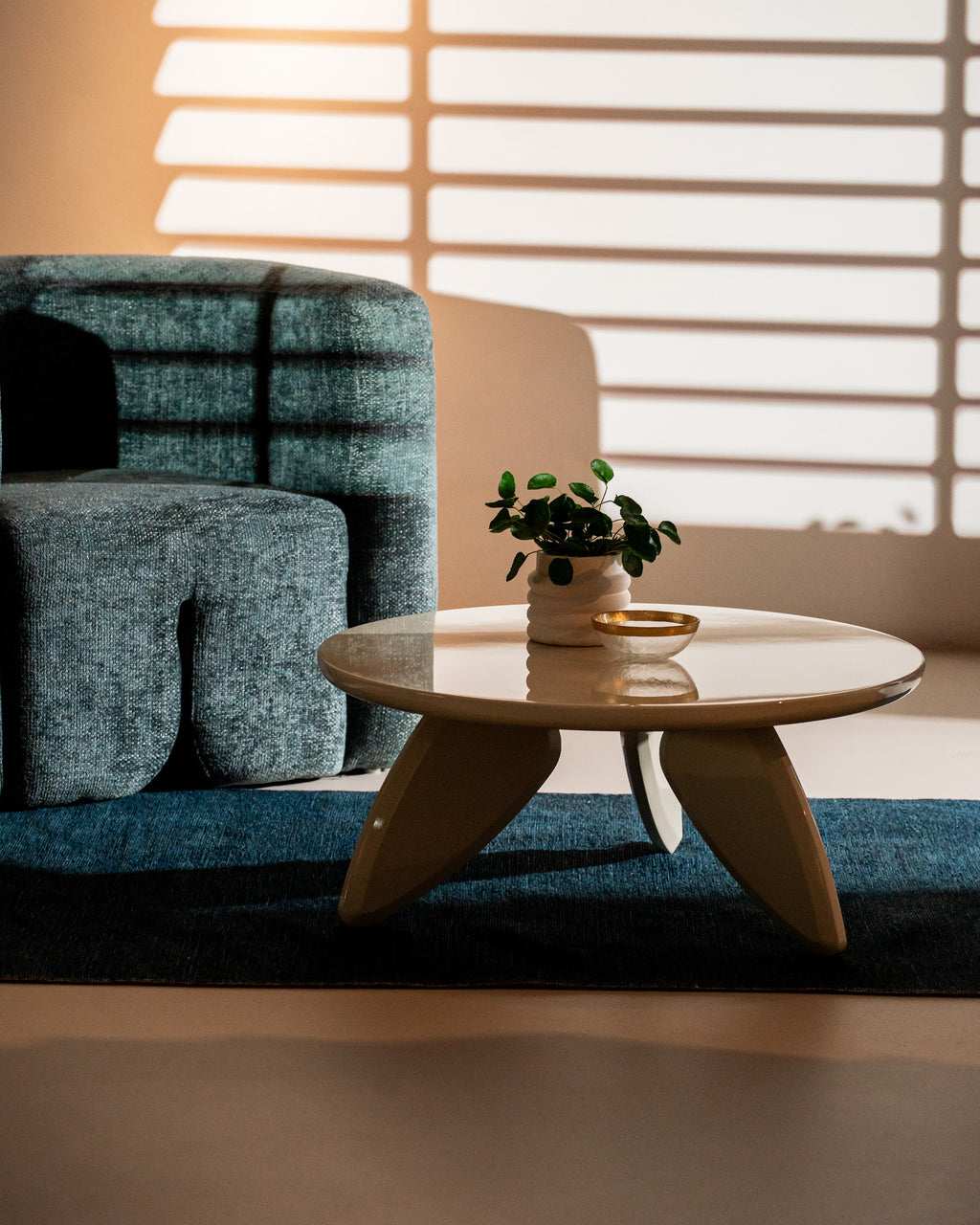 Peace Coffee Table Cream Gloss - image 10