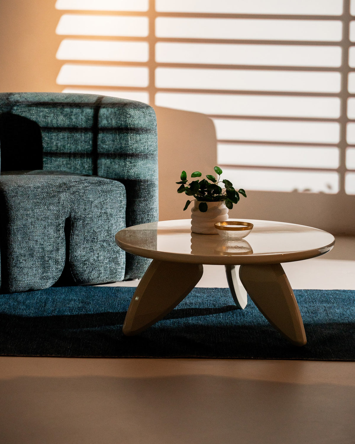 Peace Coffee Table Cream Gloss - image 10