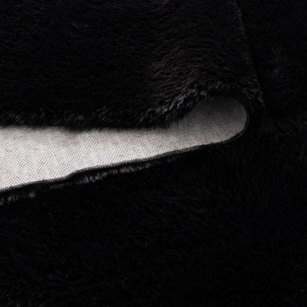 Lyla Machine Washable Shaggy Black Round Rug