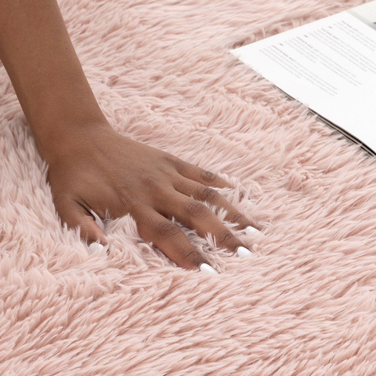 Lyla Machine Washable Shaggy Blush Runner