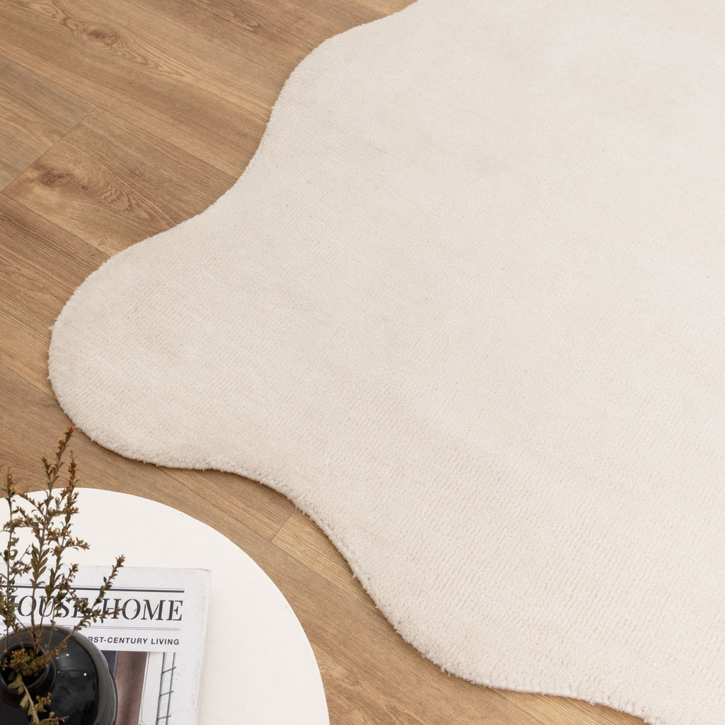 Ollie Scalloped Irregular Round Rug Ivory